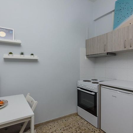 Kerameikos Metro Apartment For 4 Athena Bagian luar foto