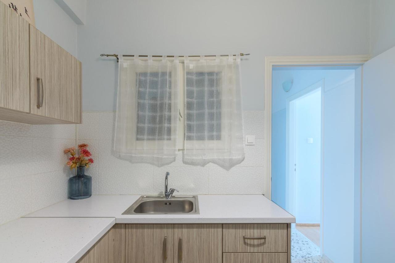 Kerameikos Metro Apartment For 4 Athena Bagian luar foto