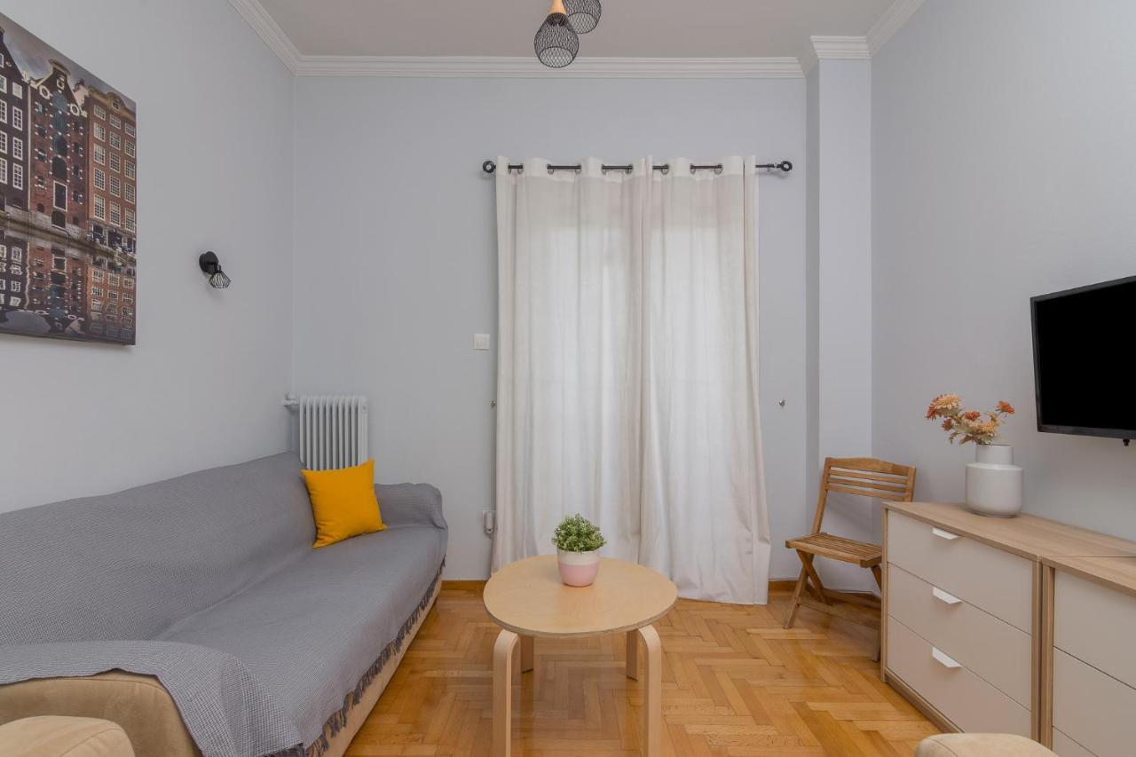 Kerameikos Metro Apartment For 4 Athena Bagian luar foto