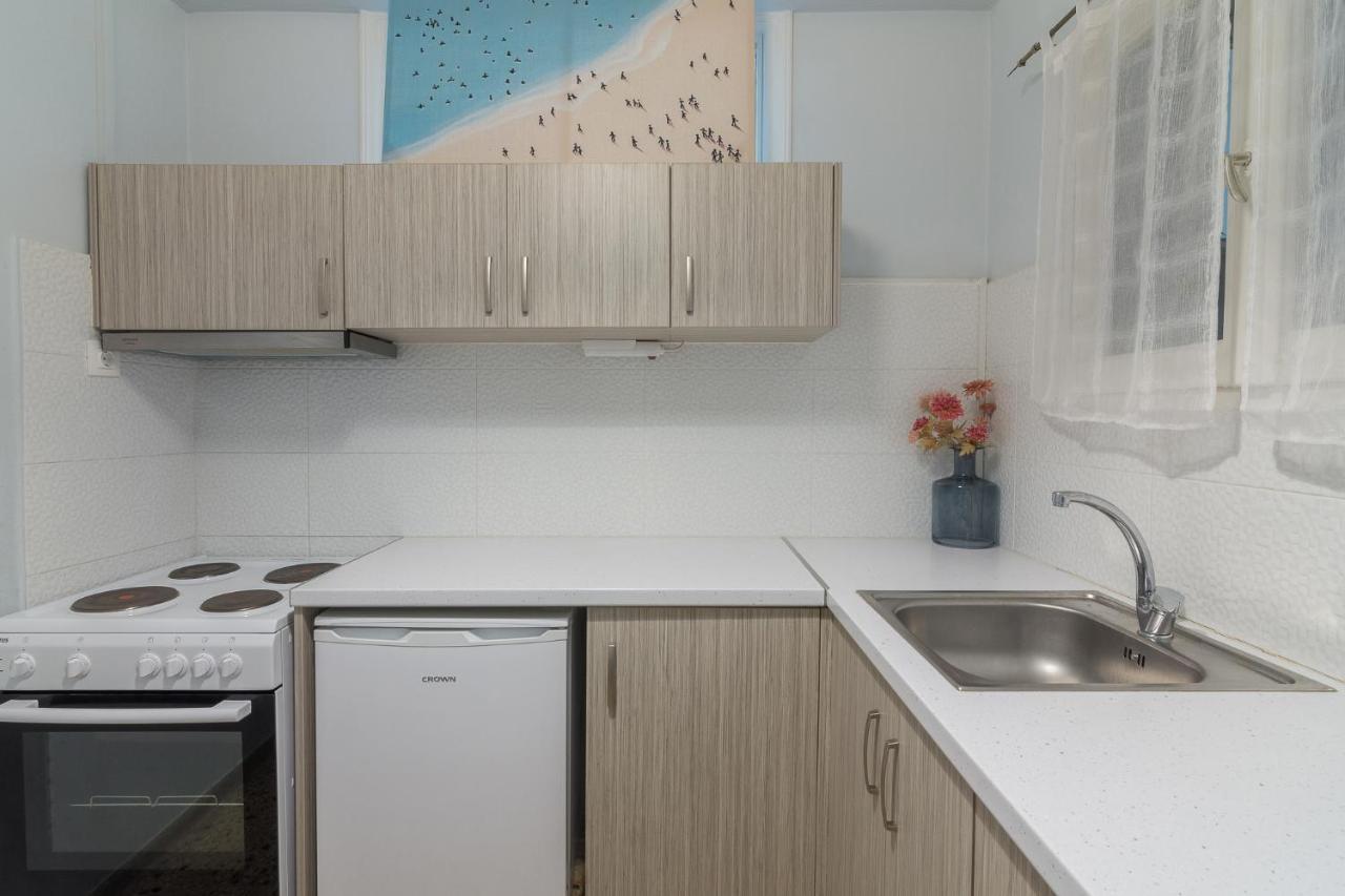 Kerameikos Metro Apartment For 4 Athena Bagian luar foto